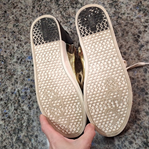BEBE "CHARLIE" Sneakers. Sz. 6.5, Gold metallic and matte black. Small spot on - Picture 7 of 17